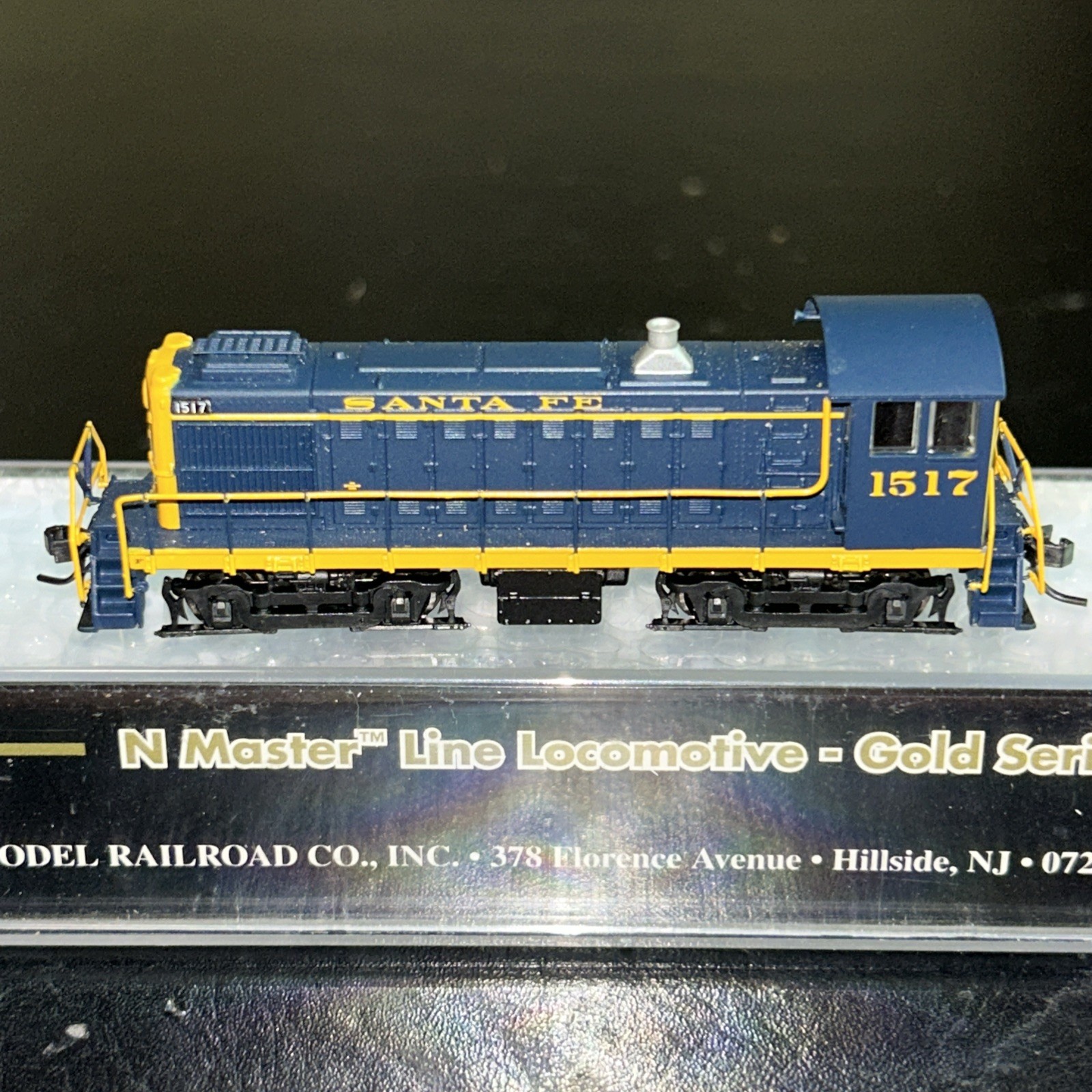 Atlas Gold Series N Scale Alco S4 Santa Fe Road #1517 DCC ESU LokSound