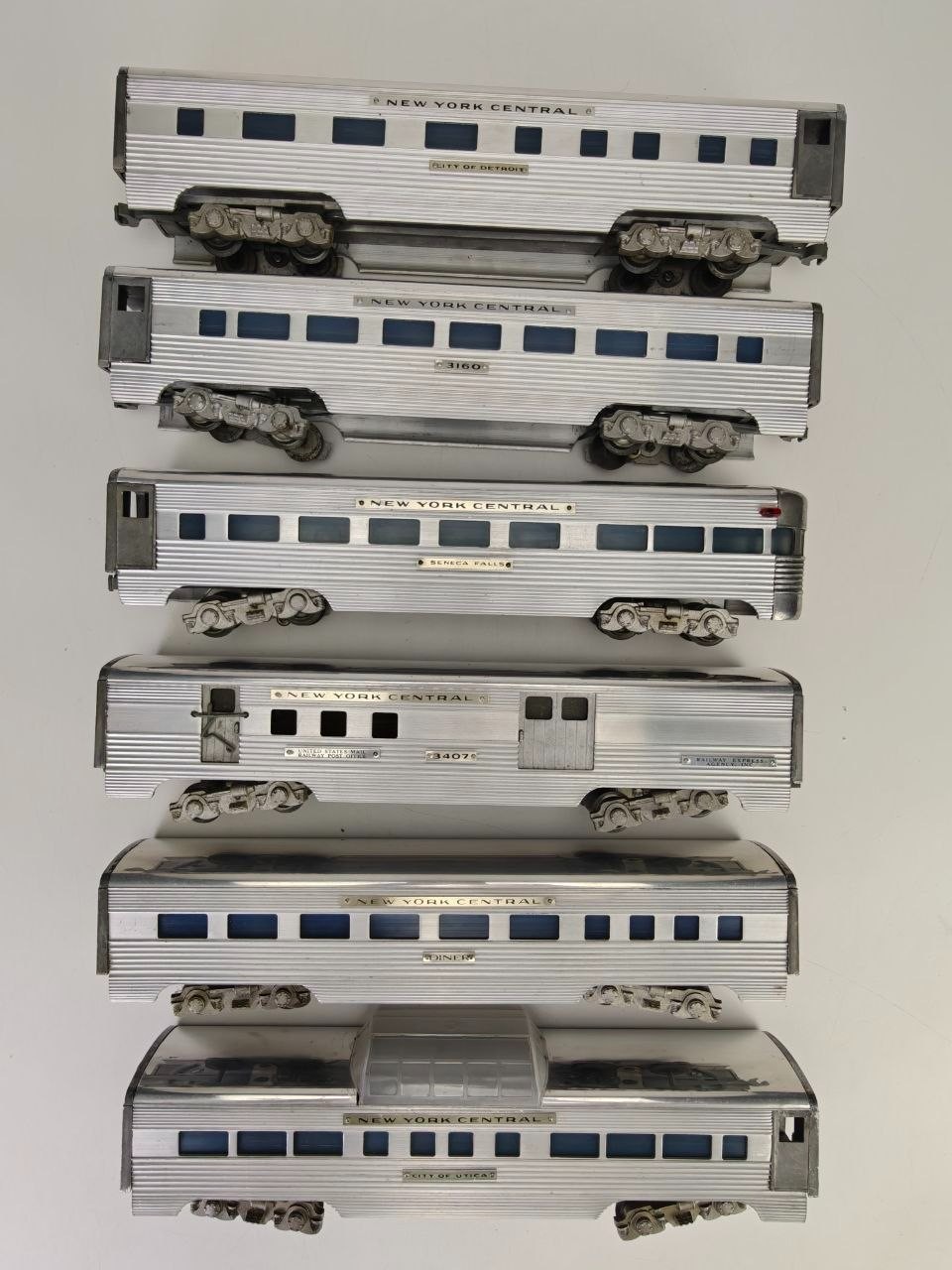 American Model Toys NEW YORK CENTRAL Aluminum O Gauge 6 Cars READ