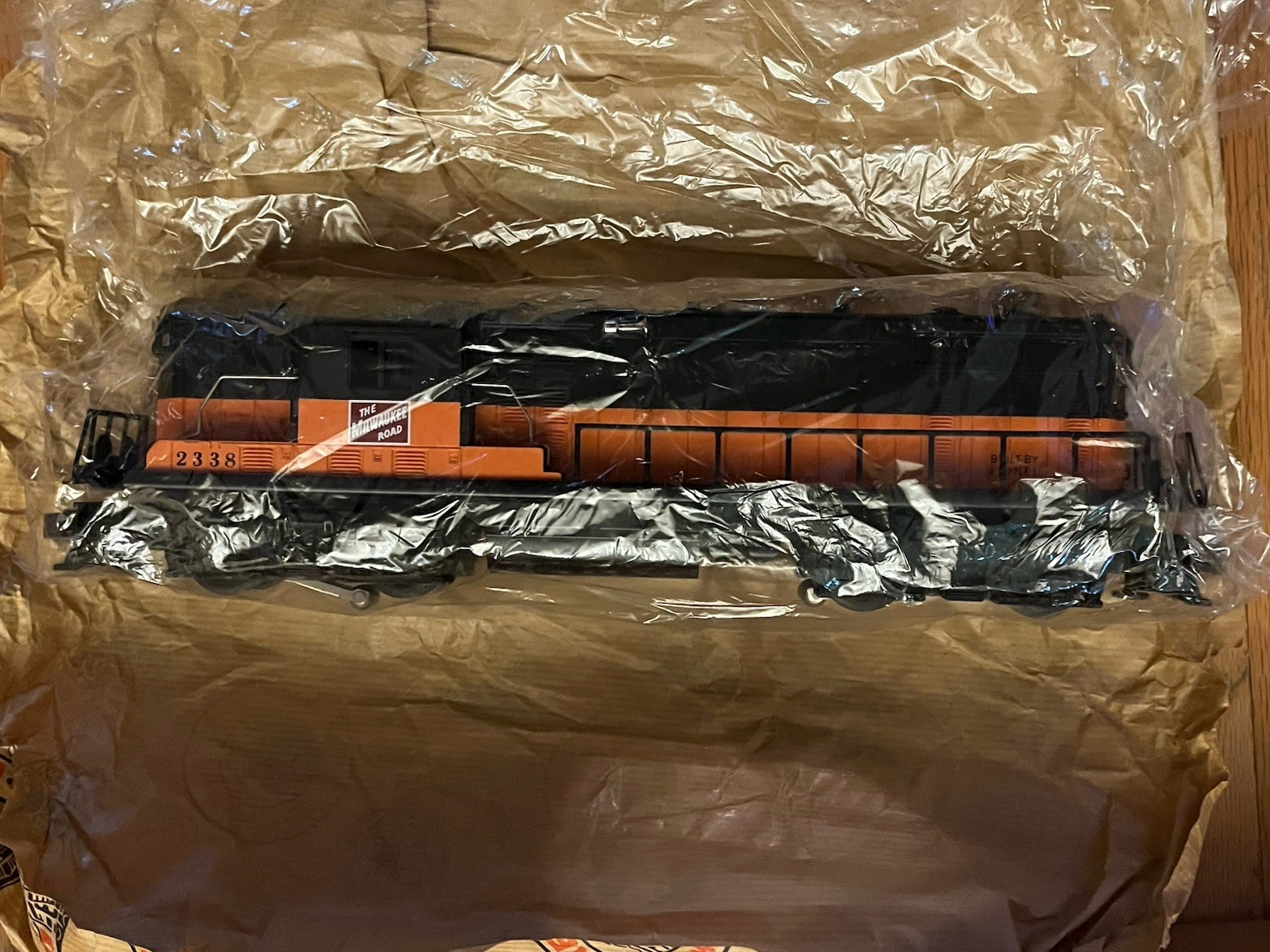 Lionel Re Issue 2338 – 15 Milwaukee Road GP 9 Diesel Locomotive New In Box