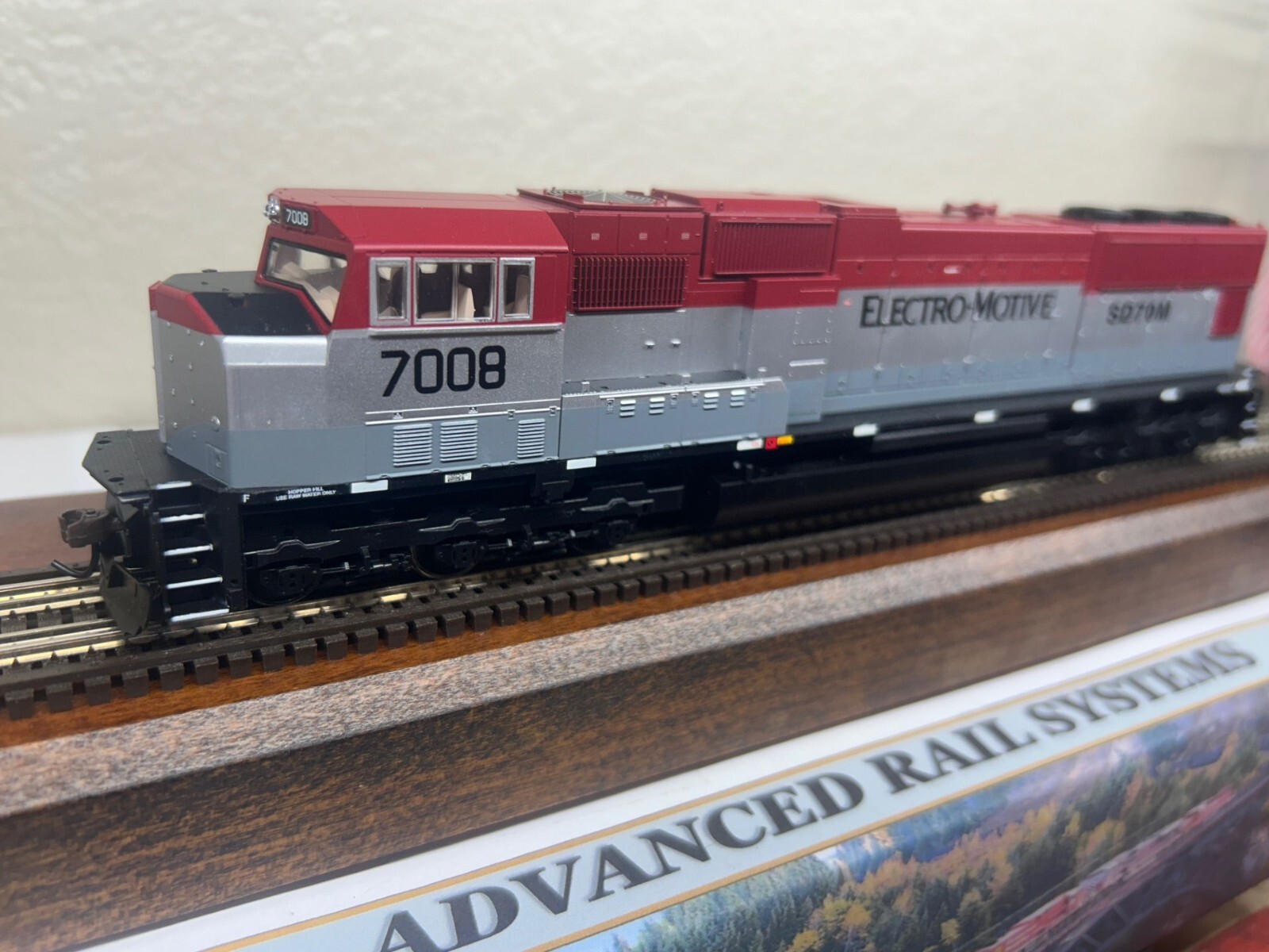 EMD LEASING #1 – SD70M DEISEL LOCO – DC/DCC Ready – HO Scale -“GENESIS” NEW OOP