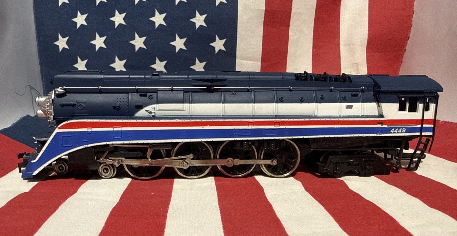 HO American Freedom Train 4-8-4 #4449 Steam Locomotive Runs Vintage