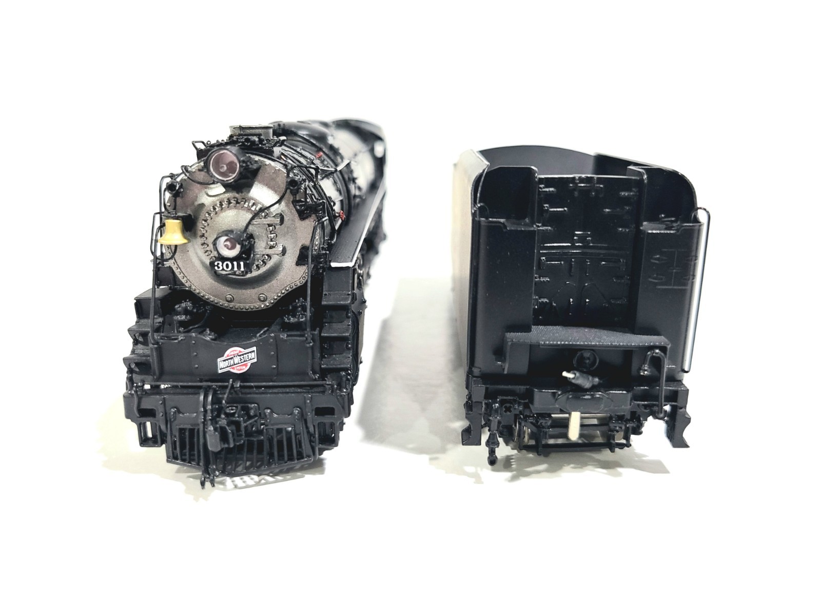 Challenger CIL Samhongsa C&NW H-1 4-8-4 Chicago & NW #3011 HO Brass #2227.1