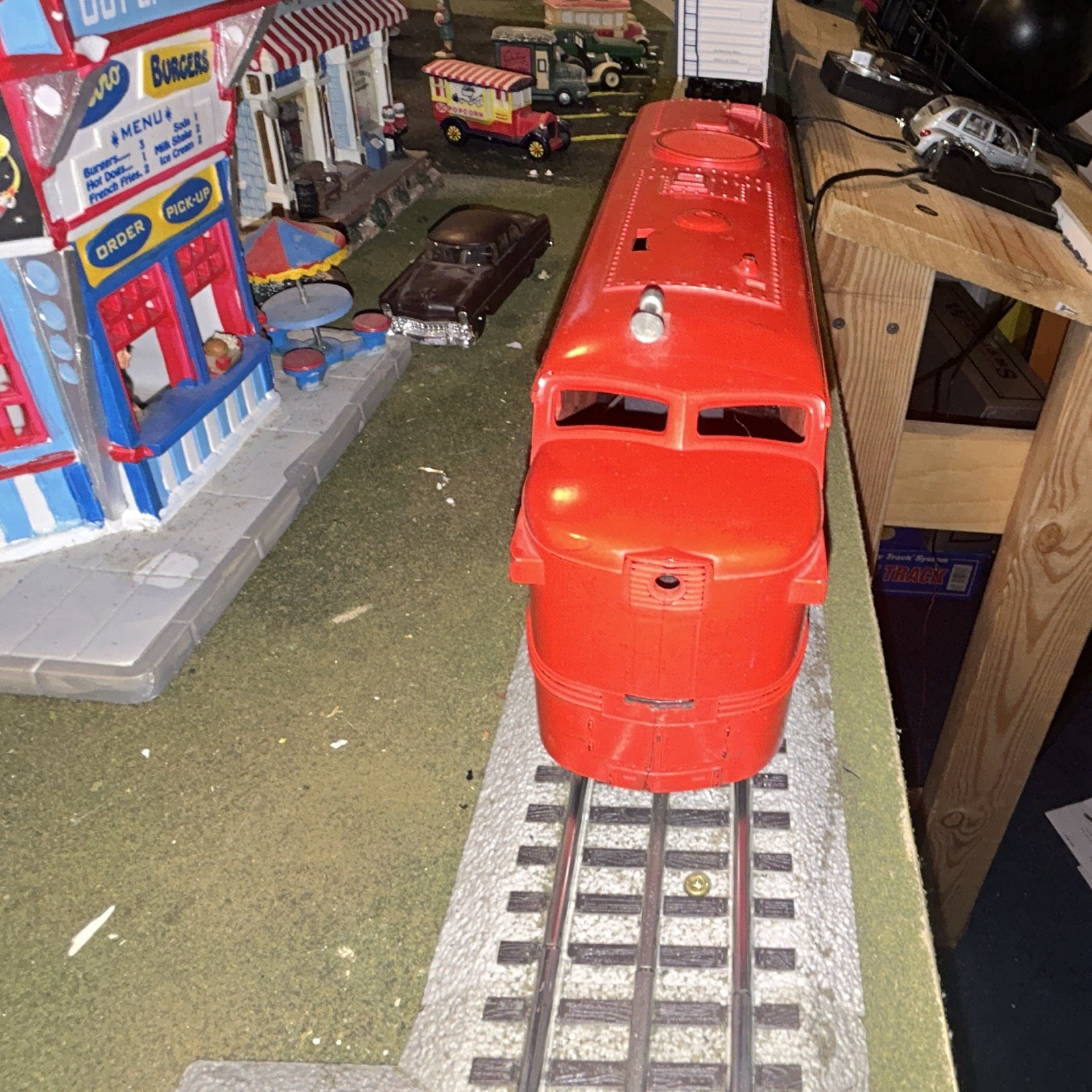 Lionel Texas Special 1055 O Gauge Red/Black Diesel Locomotive Analog 3-Rail AC