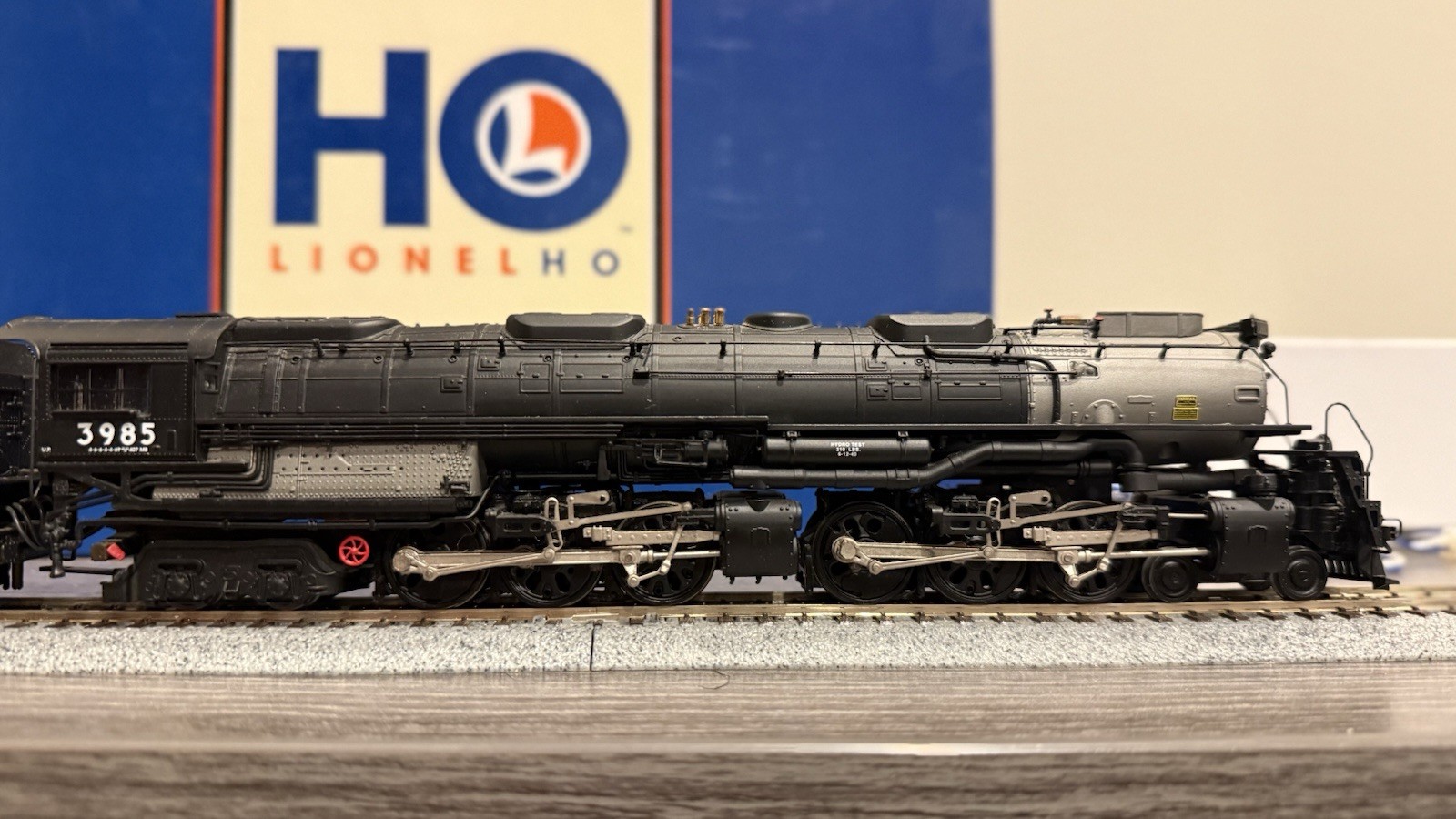 Lionel HO Union Pacific 6-58000 #3985 Challenger 4-6-6-4 DCC Sound