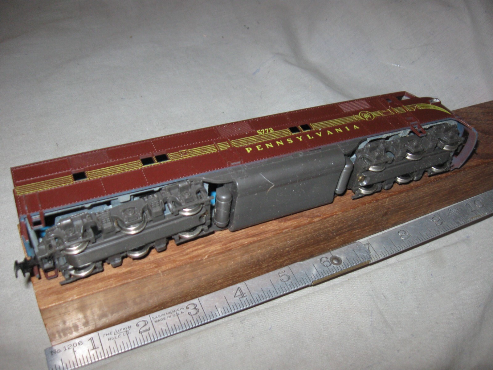 X9695 HO MODEL POWER PENNSYLVANIA RR 5772 EMD E7A DIESEL LOCO
