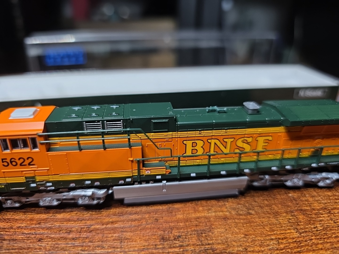 N Scale Kato 176-7111 BNSF Railway AC4400CW Diesel Locomotive #5622 New.