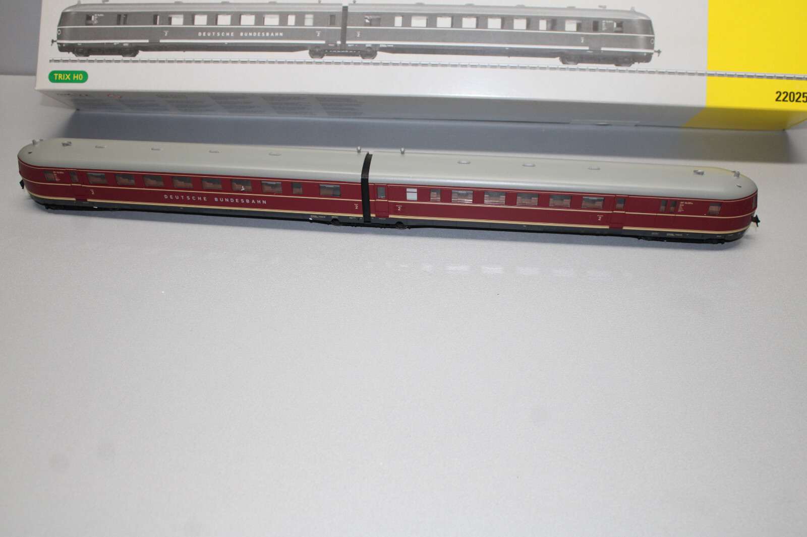 Trix 22025 DCC / SX Digital Railcar Set SVT 04 DB Sound Gauge H0 OVP