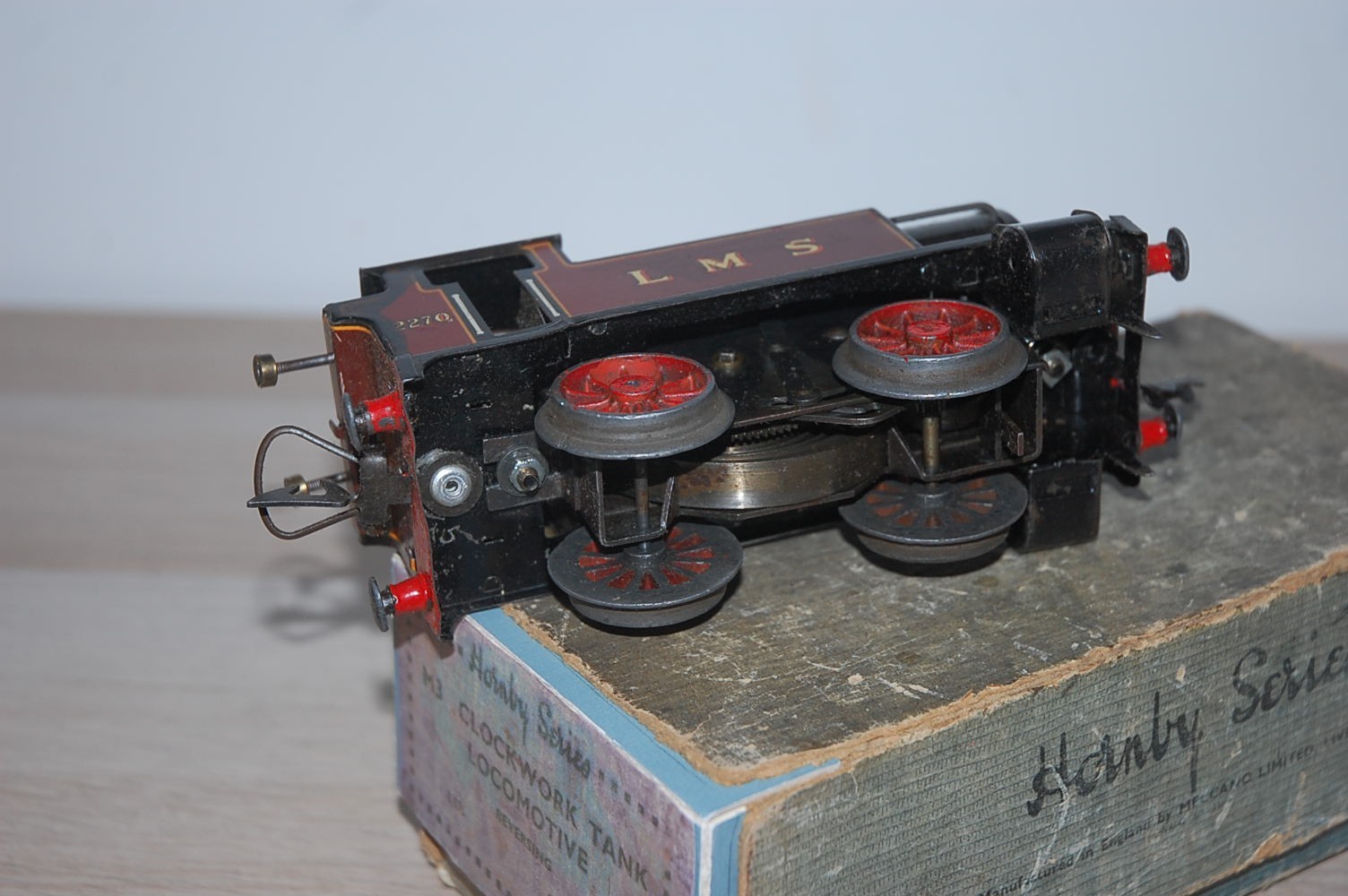 HORNBY O GAUGE CLOCKWORK M3 TANK LOCOMOTIVE IN LMS LIVERY BOXED