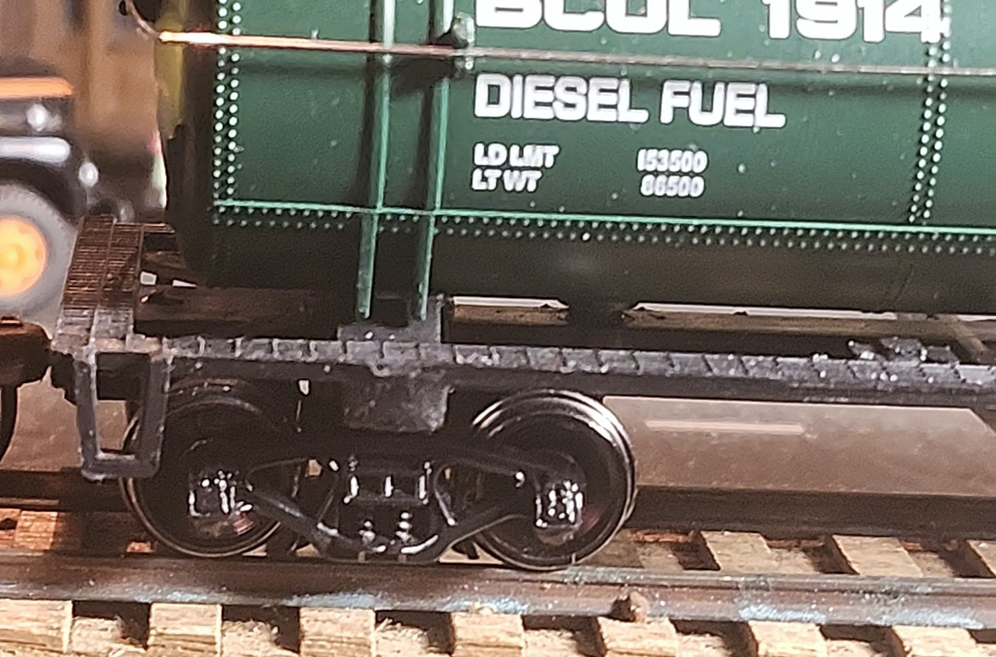 Walthers HO=1/87 Tank Cars-BCOL=BRITISH COLUMBIA RAILWAY-BUILT-RTR-LAYOUT-MW
