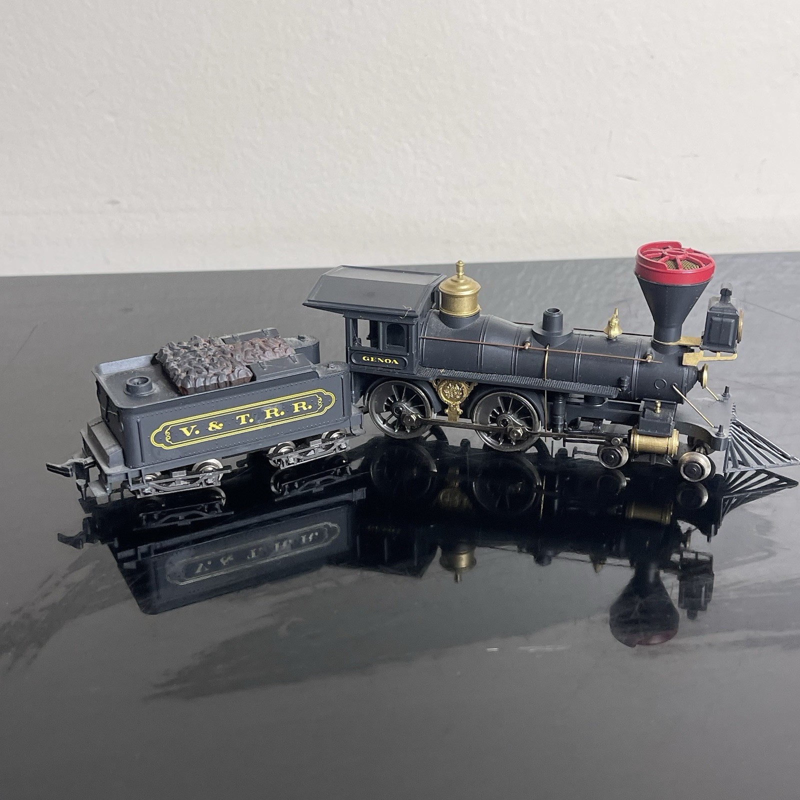 VIRGINIA & TRUCKEE 4-4-0 LOCOMOTIVE GENOA-HO SCALE-DC