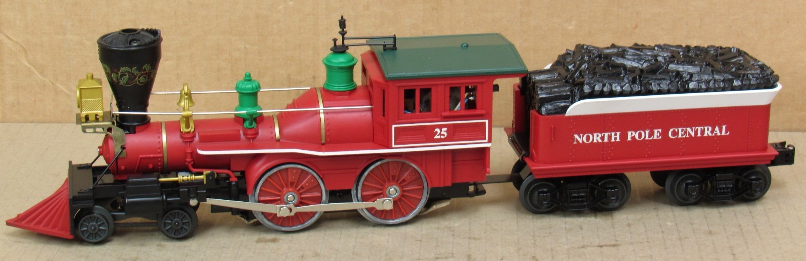 Lionel 18732 Christmas 4-4-0 “General” Steam Engine w/Smoke O-Gauge NOS *