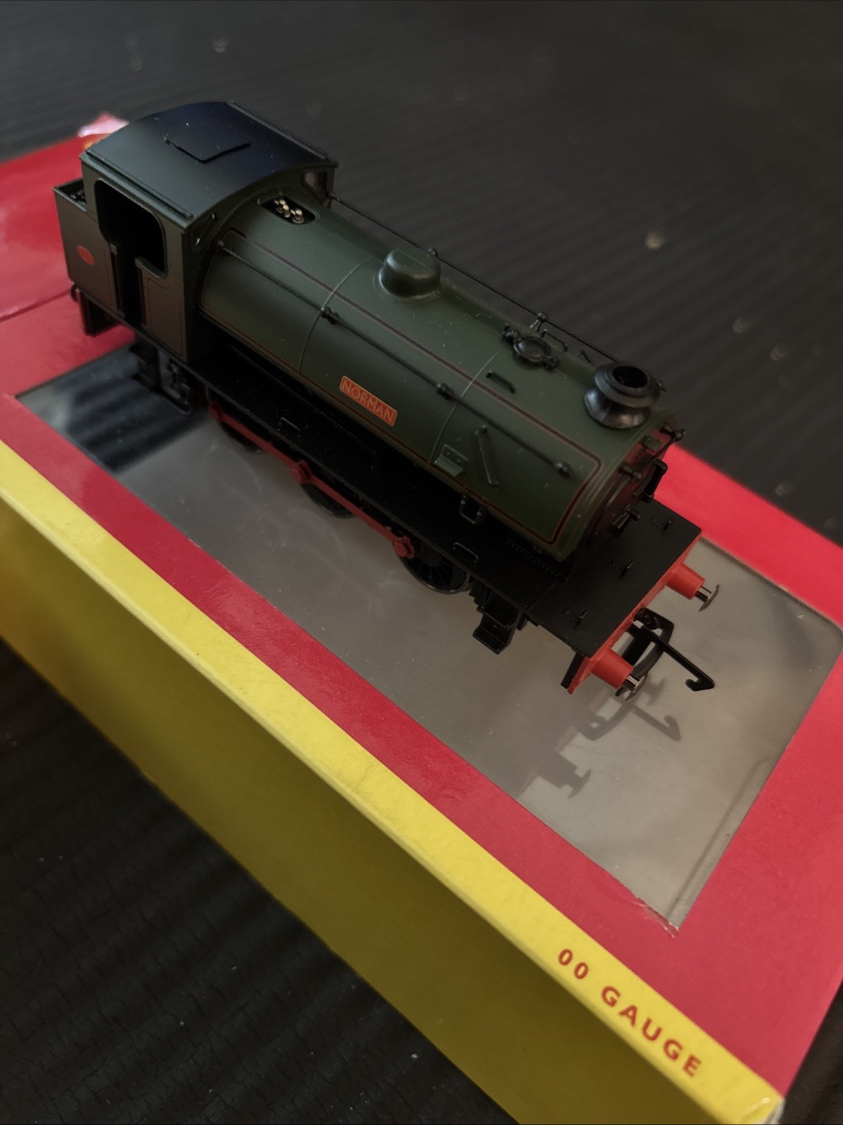 Hornby R3104 J94 Austerity 0-6-0 Norman