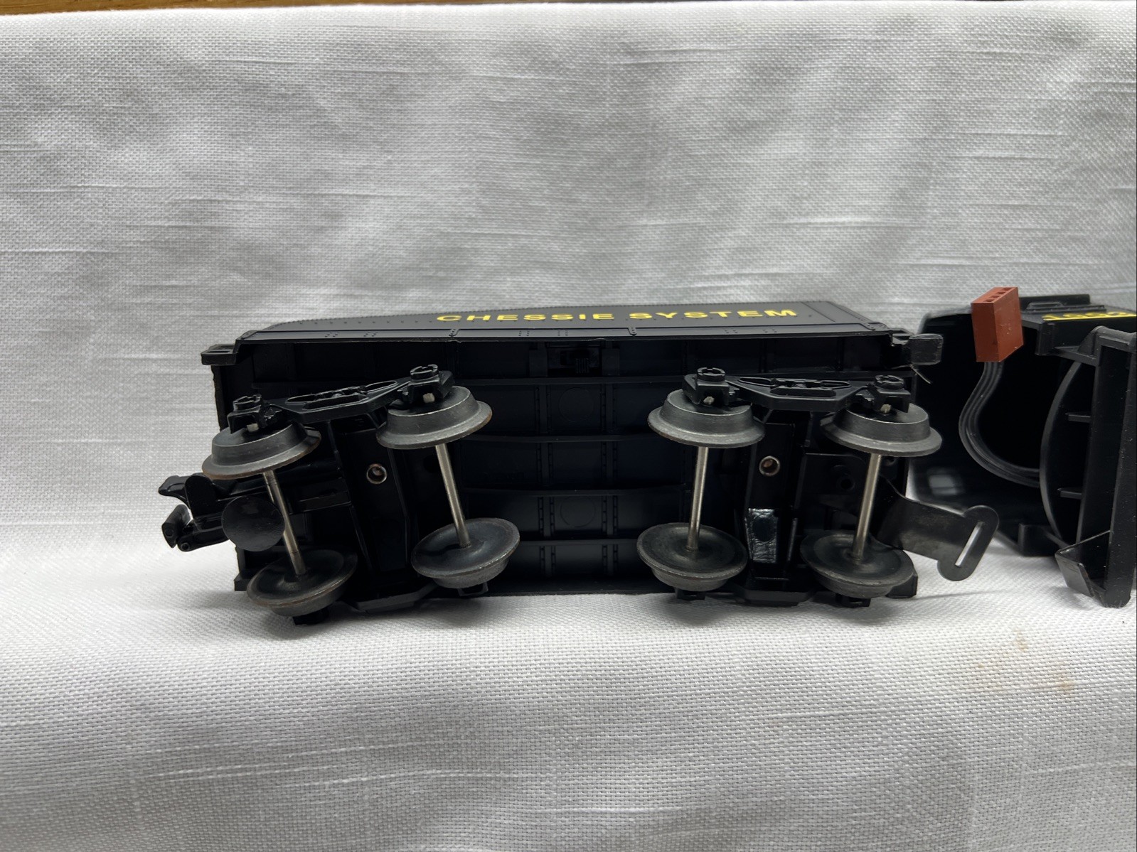 Lionel 18713 Chessie System 2-4-0 Loco w/Slopeback Tender Nice