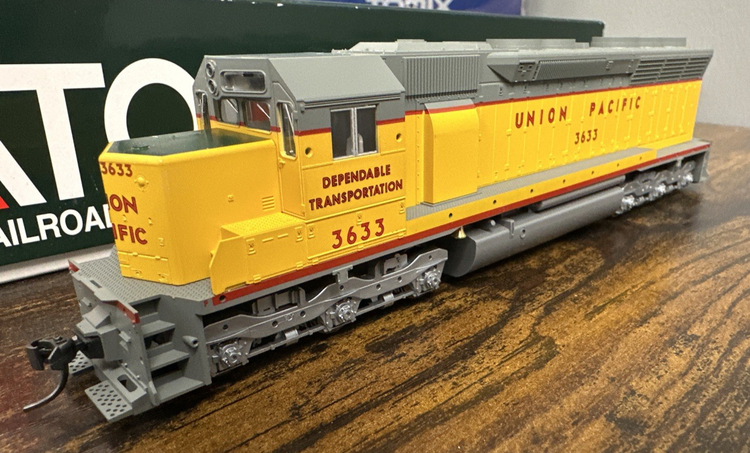 KATO HO #37-1717 EMD SD45 Diesel Locomotive Union Pacific #3633 Runs Well LNIB!
