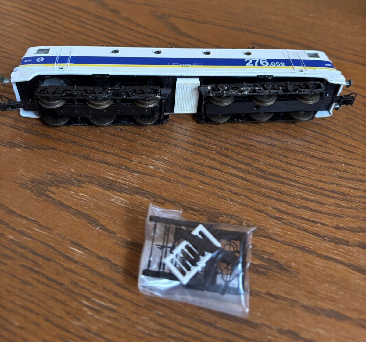 LIMA RENFE 276 SCALE H0 ANALOGUE DIRECT CURRENT LOCOMOTIVE REF: L208625