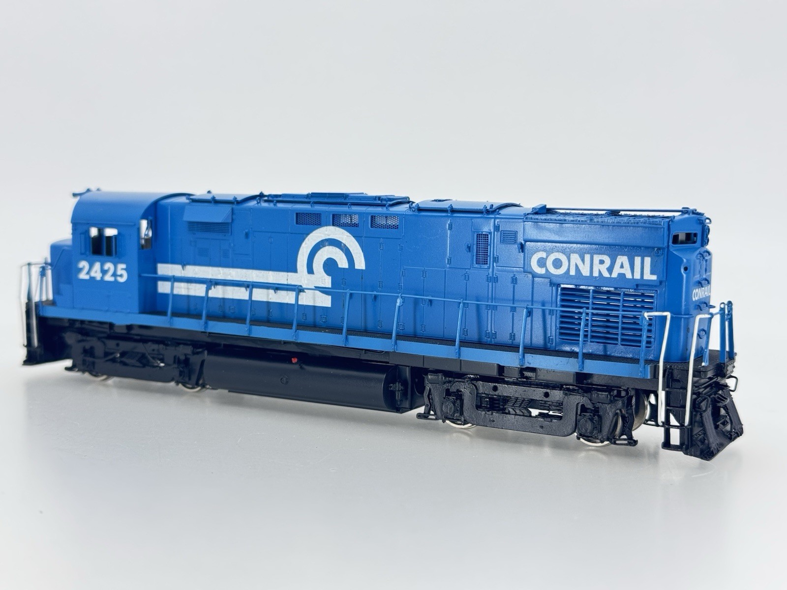 HO Scale Overland Models OMI 1925 Conrail Alco C425 Diesel Locomotive CR #2425