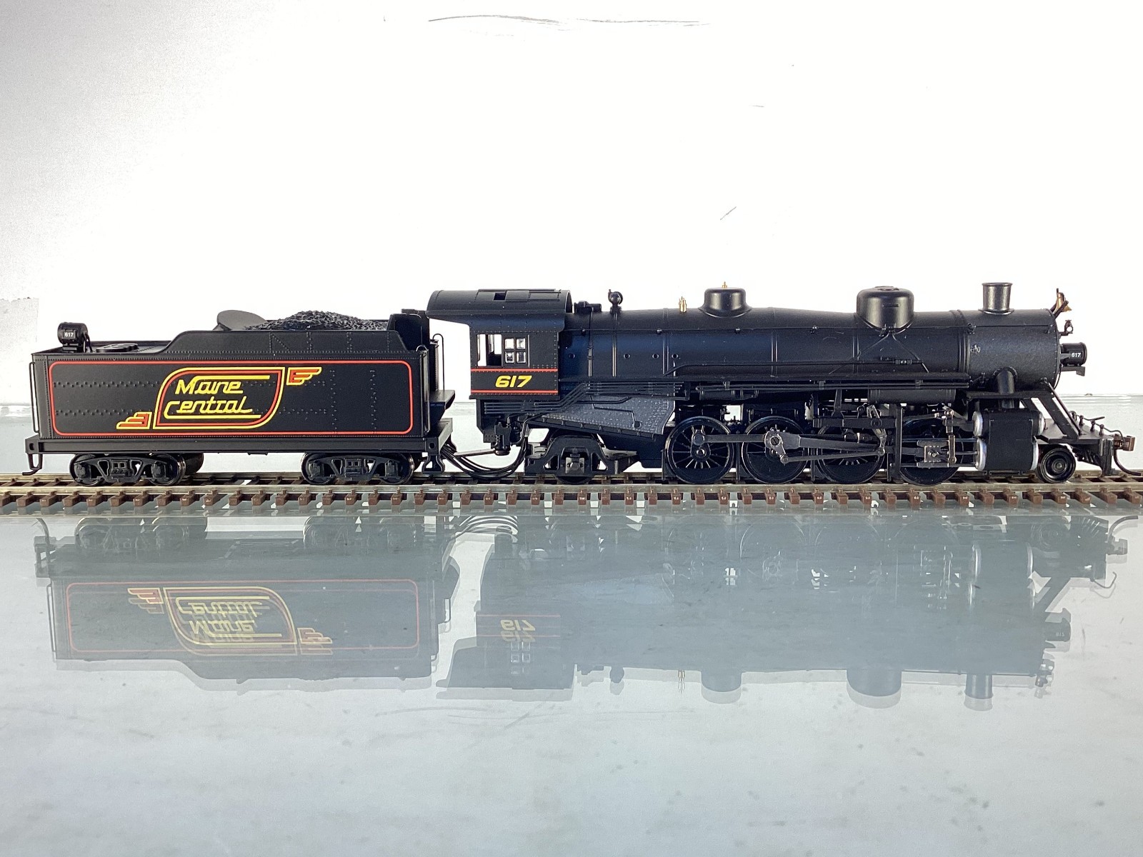 Bachmann 54305 HO 2-8-2 – Maine Central #617 – DCC/Sound (Soundtraxx)