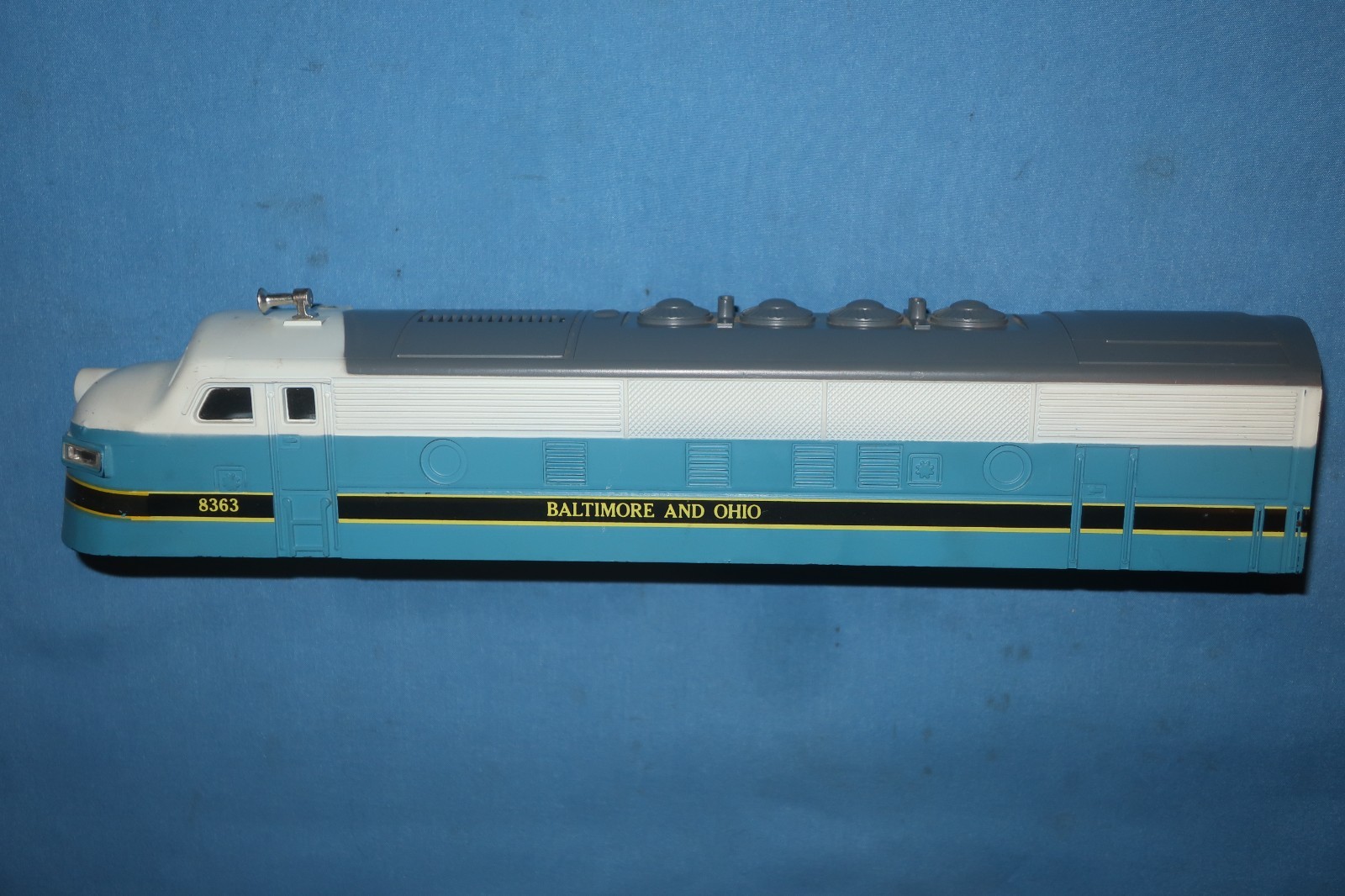 Lionel #8363 B&O Baltimore & Ohio F3 Diesel Locomotive Shell