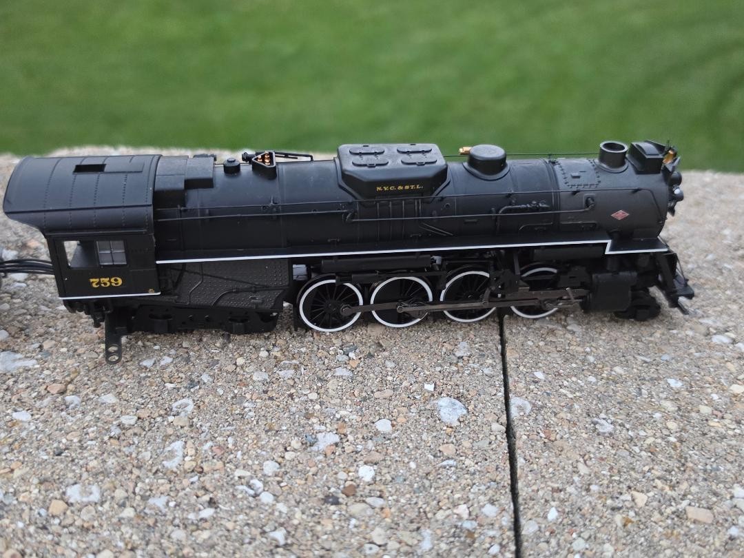 Bachmann #52404 Nickel Plate 2-8-4 Berkshire with DCC Sound