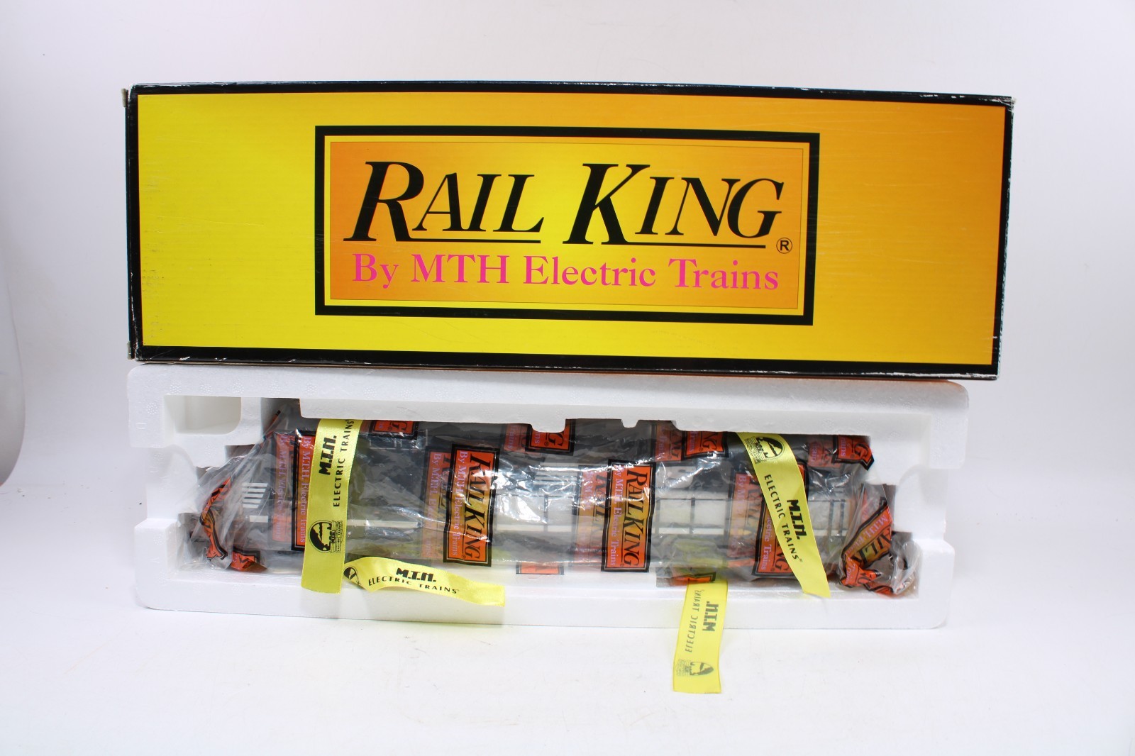 MTH 30-20000-3 O Gauge Dash-8 Diesel Engine Norfolk Southern Non-Powered Dummy