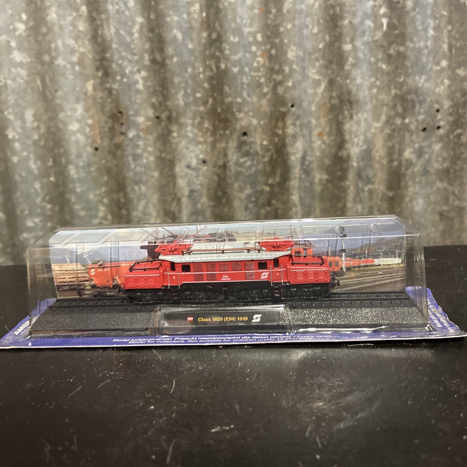 Class 1020 (E94) 1940s Model Train Railway – Locomotives of the World BNIB
