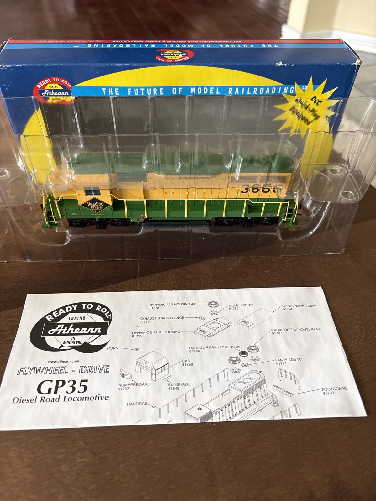 HO Scale Athearn RTR 91720 Reading Line GP35 Diesel Cab 3655 DCC