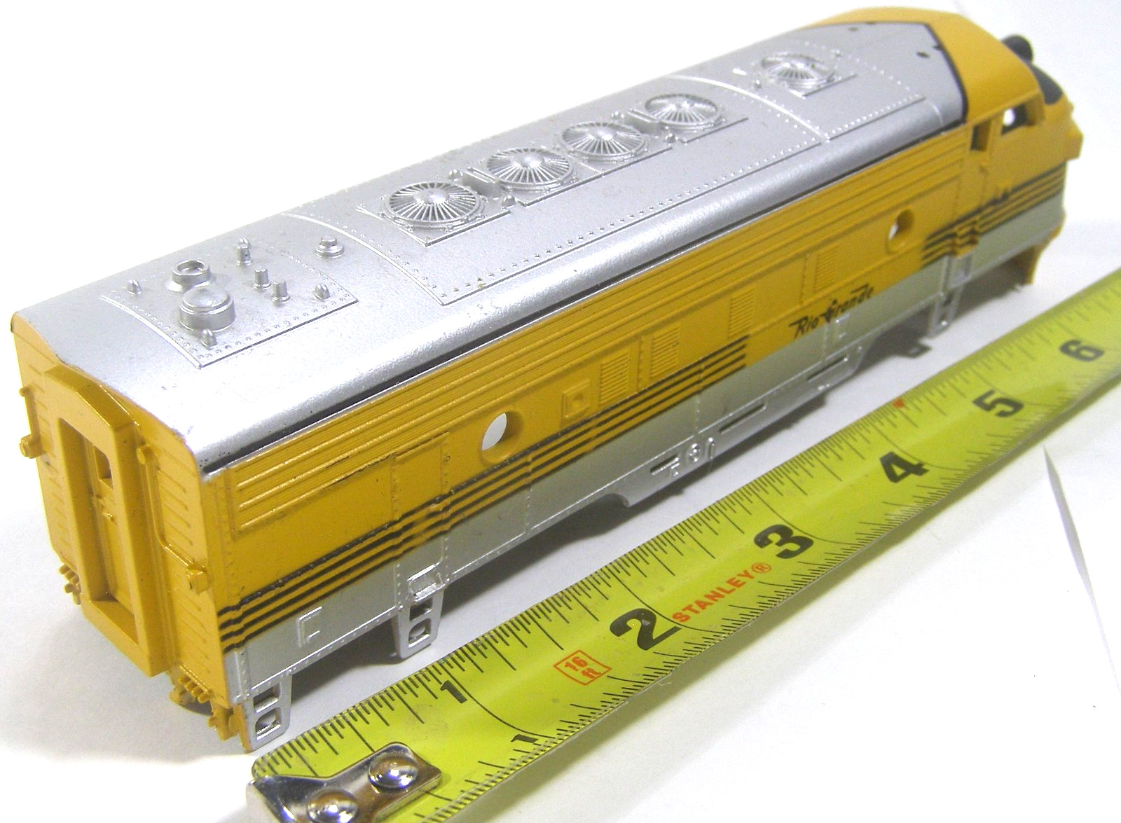Athearn F7A Rio Grande Model RR Diesel Engine Shell Yellow/Silver TZ6