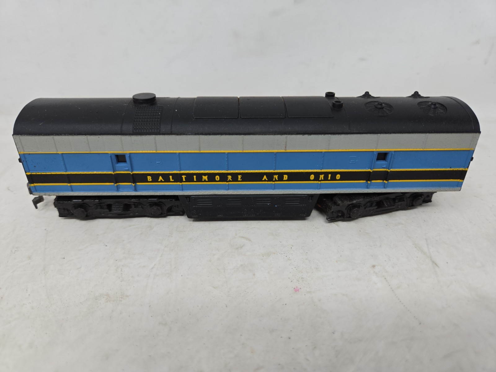AHM HO Baltimore & Ohio FM C-Liner B-Unit Dummy Locomotive, in Original Box