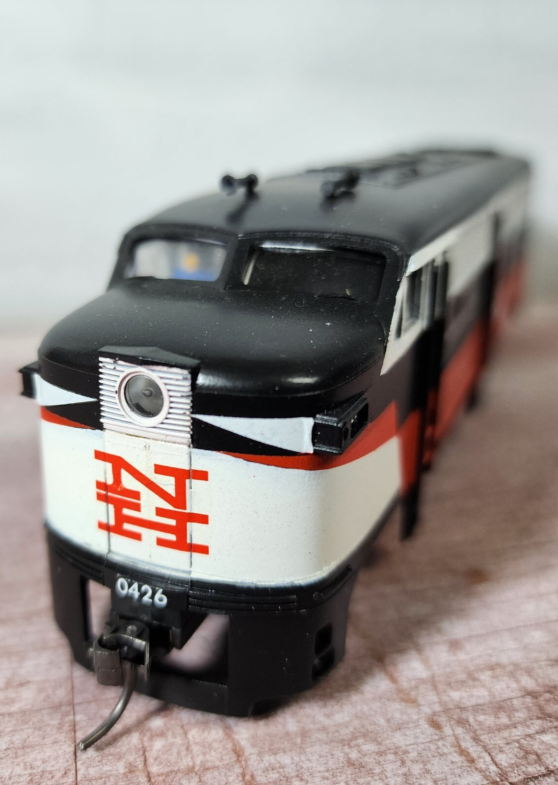 New Haven Railroad ALCO FA-1 Diesel McGinnis Paint 0426 Fratesch HO Custom Paint
