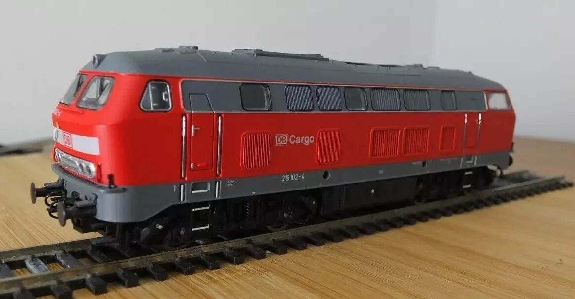 Brawa 0384 HO gauge DB BR 216 diesel locomotive in DB Cargo livery