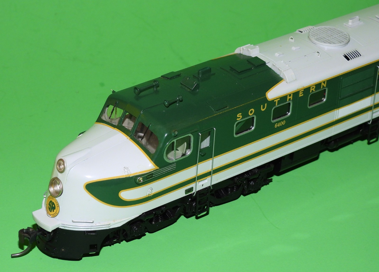 HO Brass SOUTHERN DL-109/110 Diesel Locomotives #6400/6400A Overland Models DCC