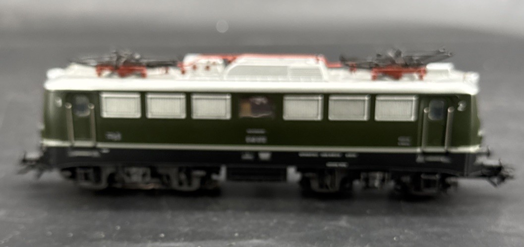 HO Scale 3-Rail AC Marklin DB Deutsche Bundesbahn E40 Electric Locomotive #072