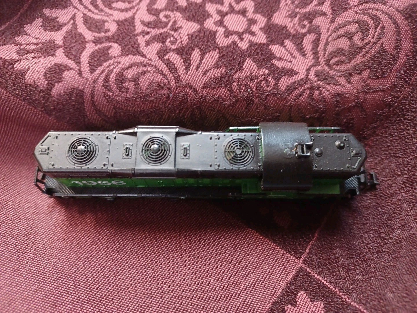 Atlas N Scale GP‑9 Diesel Locomotive – BN #1956 (Item 4053)