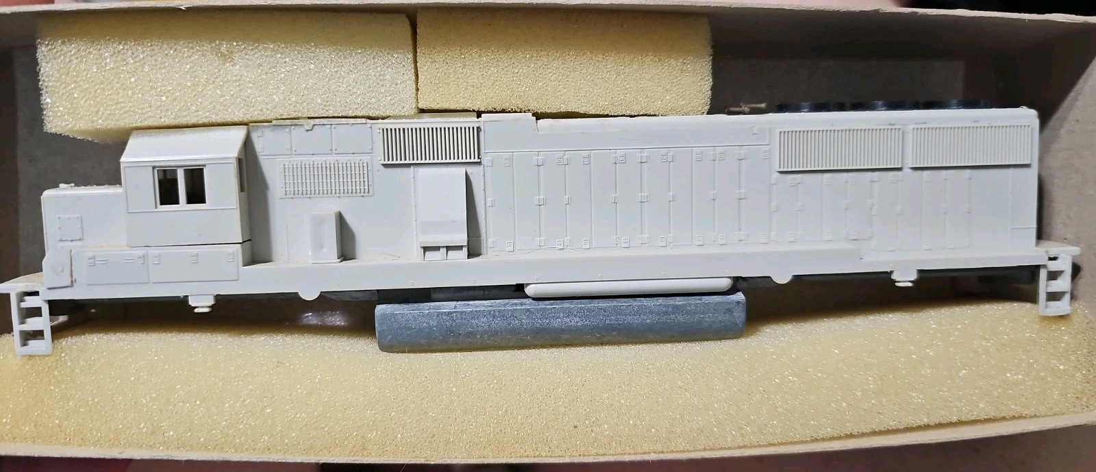 Rail Power Products SD-60 Body Shell and Chassis HO scale