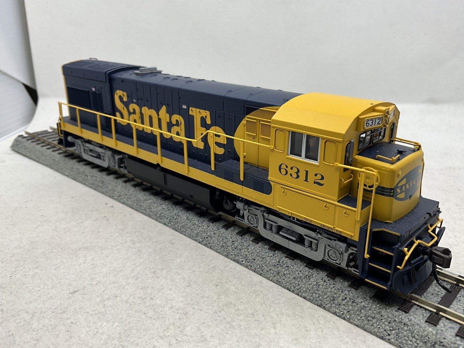 Atlas Master Gold HO Scale Santa Fe U23B w/ DCC/DC/QSI Sound #6312 #10000858