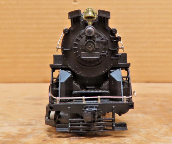 AHM 5061 – Nickel Plate Road #779 – Berkshire 2-8-4 Steam Locomotive – HO Scale