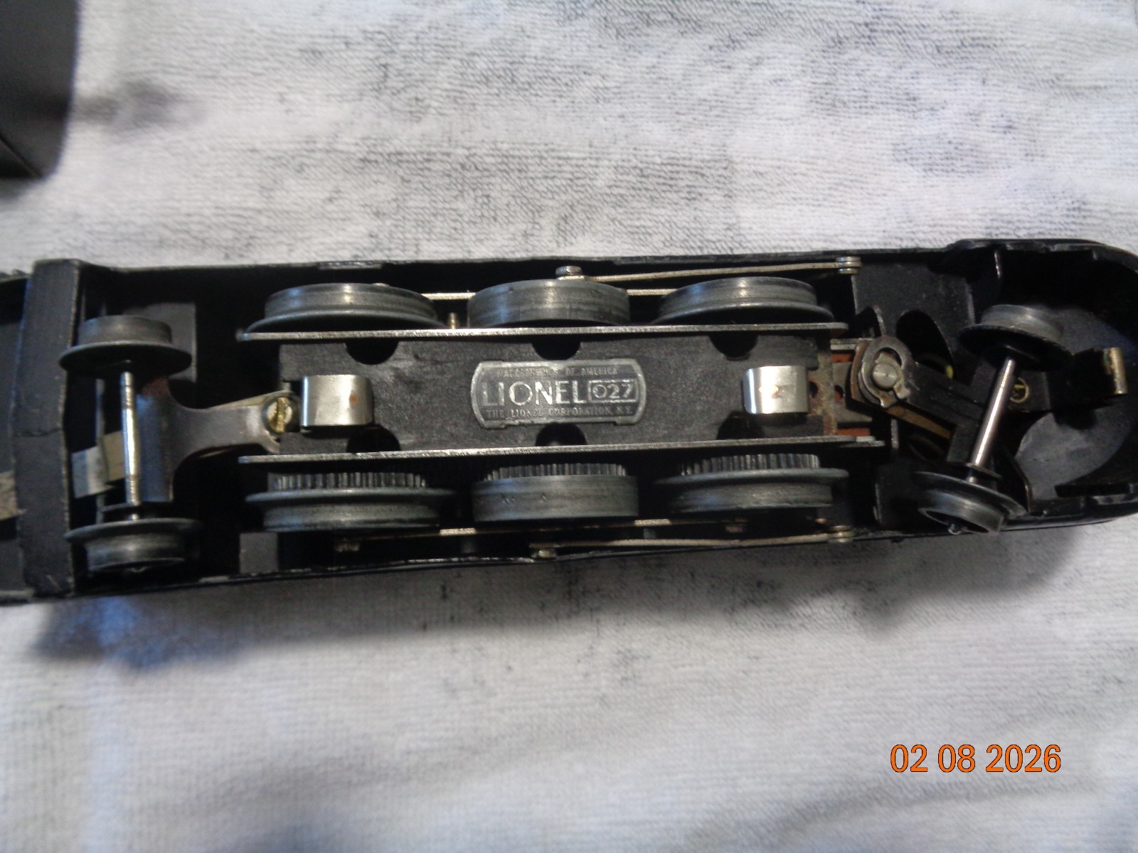 Lionel Vintage Pre War (1937-41) # 1668 Black Steam Loco, #1689T Tender & 3 Cars