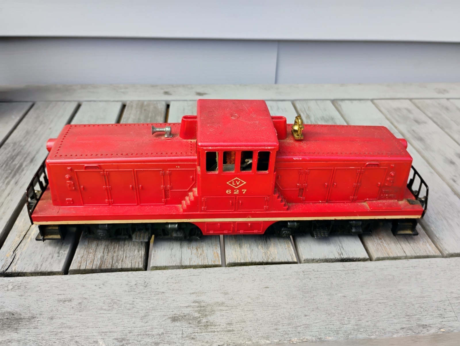 VINTAGE 1956 POSTWAR LIONEL 627 LEHIGH VALLEY DIESEL SWITCHER & AMERICAN FLYER