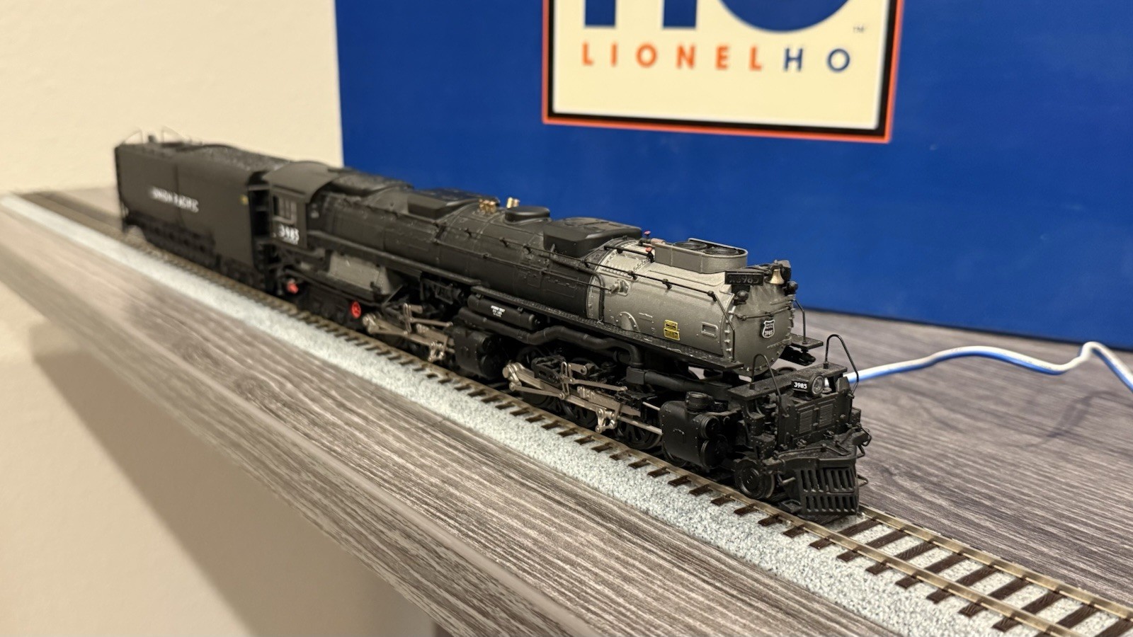 Lionel HO Union Pacific 6-58000 #3985 Challenger 4-6-6-4 DCC Sound