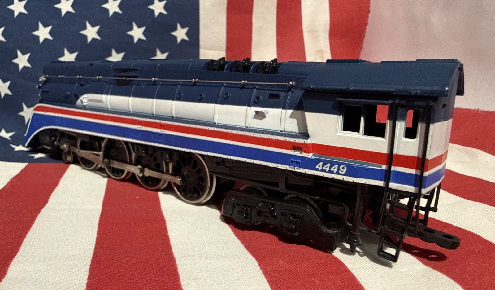 HO American Freedom Train 4-8-4 #4449 Steam Locomotive Runs Vintage
