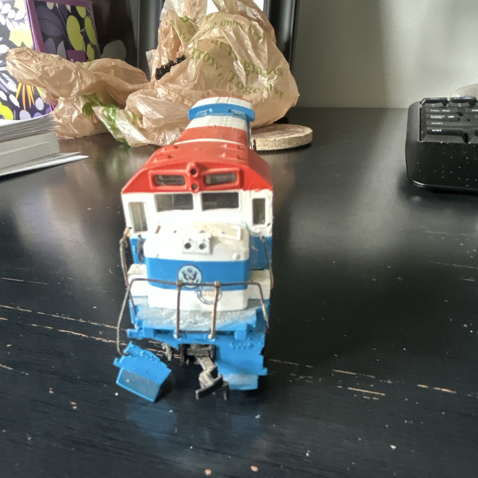 HO Seaboard Coast Line Diesel Locomotive 1776 DC Analog Bo-Bo Blue/White/Red