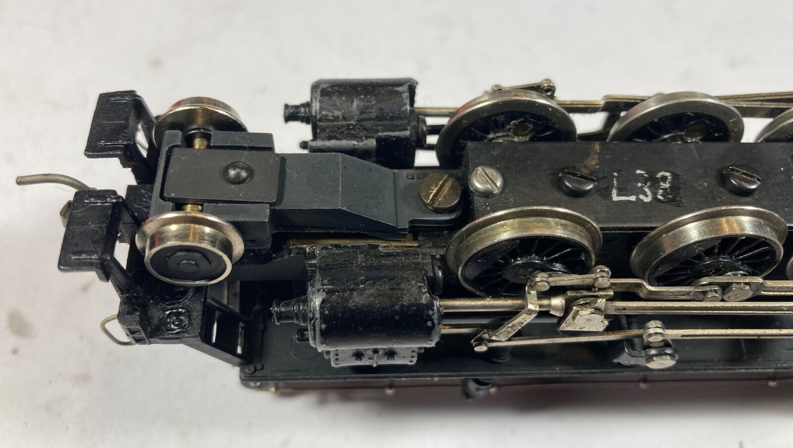 Rivarossi HO L280/R Steam Locomotive with Tender – 2-8-0 – Early Model 1952