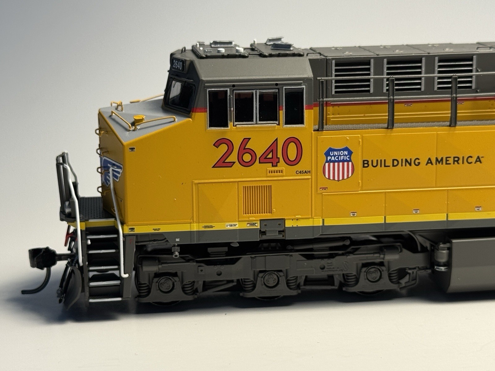 Intermountain 497104S-05* HO Scale ET44AC Union Pacific #2640 DCC