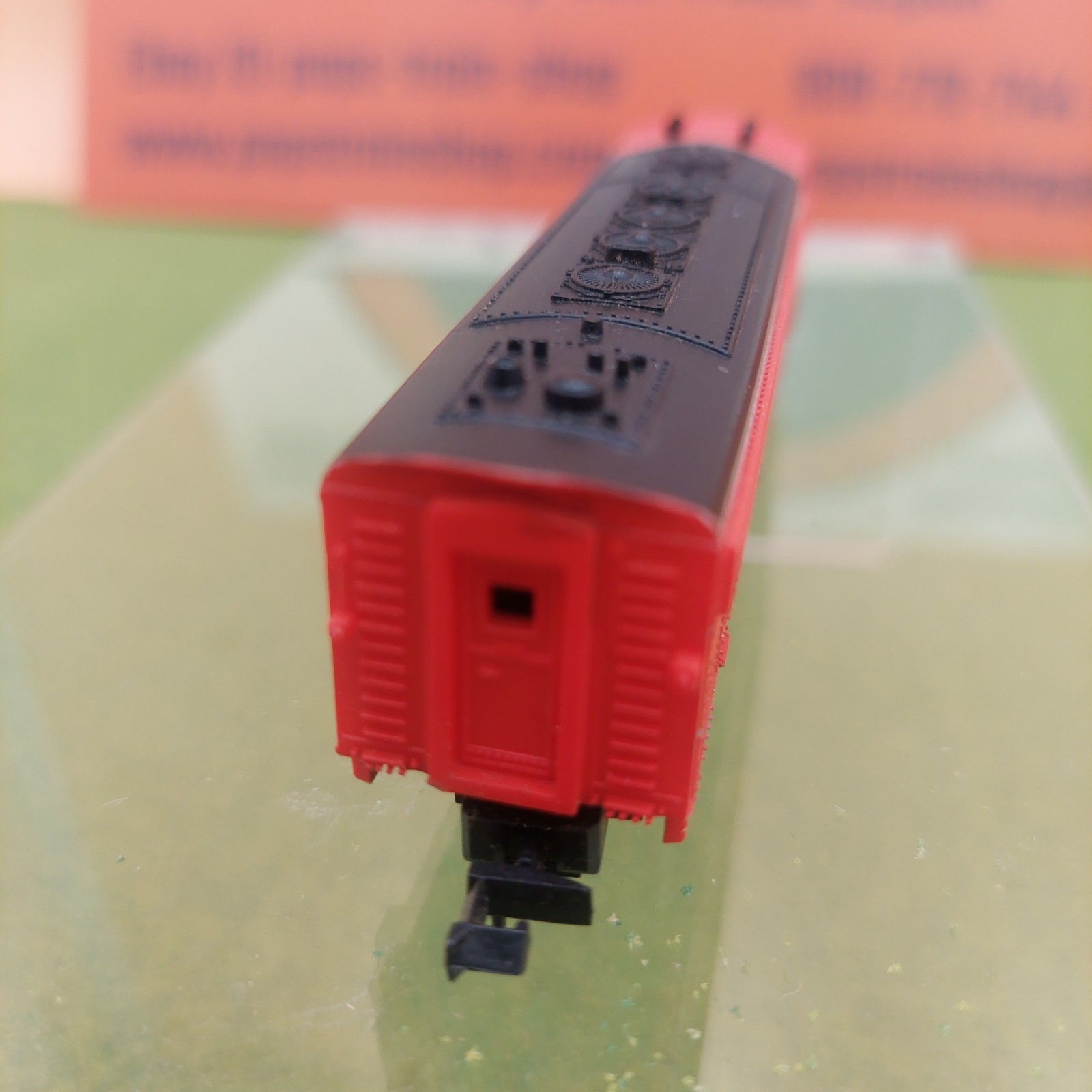 Life-Like ~ N-Scale #6405 Southern Pacific “Daylight Paint Scheme” F 7 Diesel