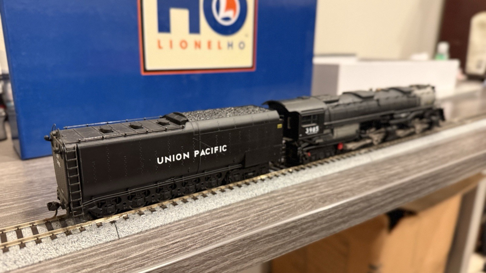 Lionel HO Union Pacific 6-58000 #3985 Challenger 4-6-6-4 DCC Sound