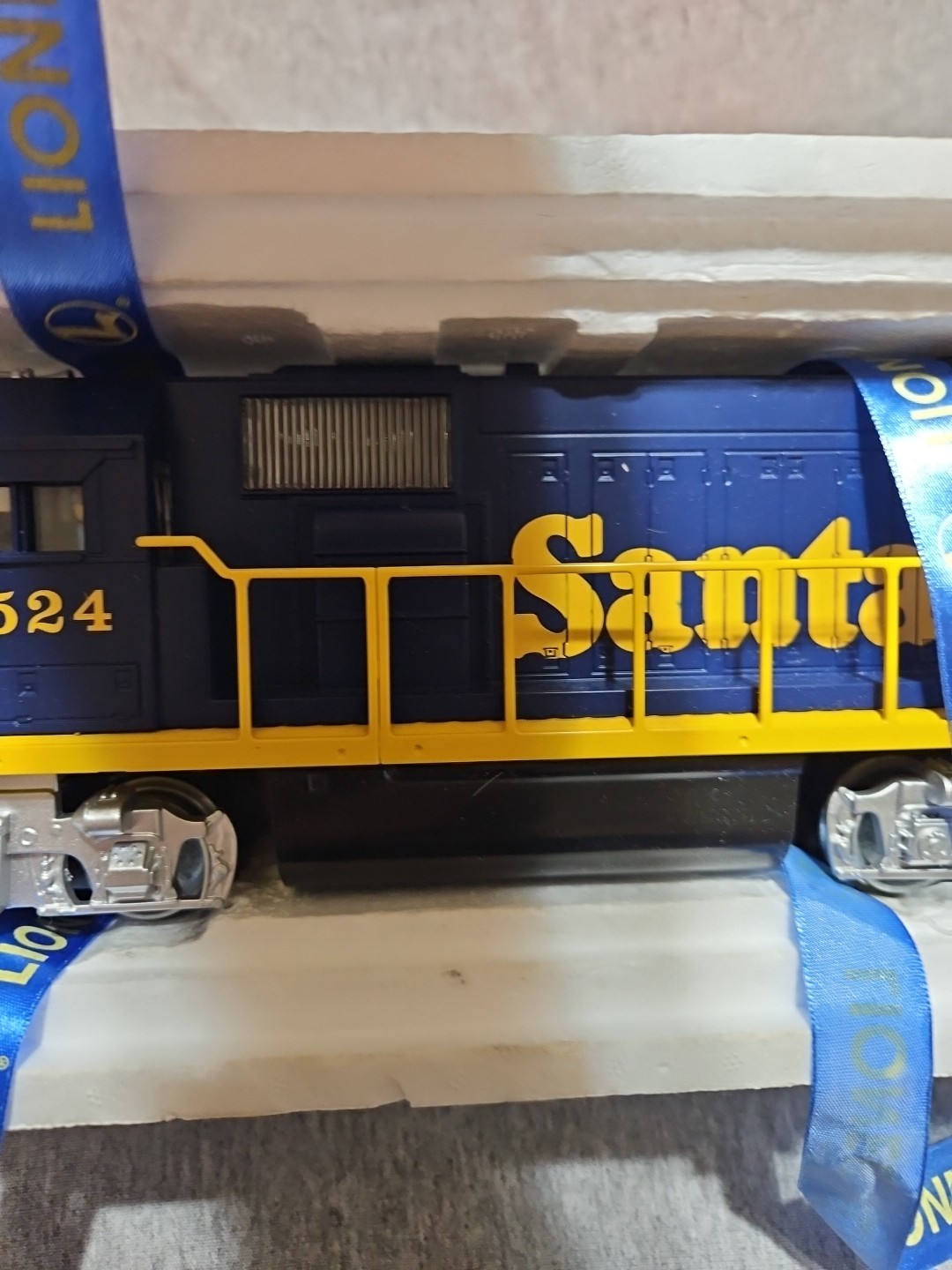 Lionel O 6-28868 Santa Fe 3524 GP38 Blue Yellow Diesel Locomotive Engine