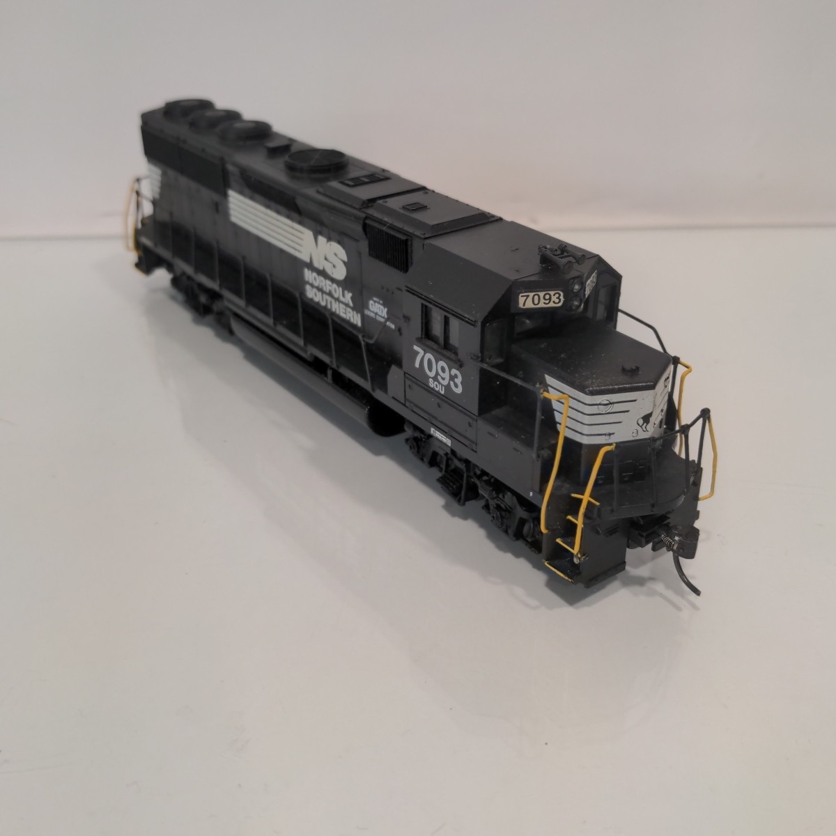 Athearn 4630 HO Norfolk Southern GP50 Powered Diesel Locomotive SOU #7093