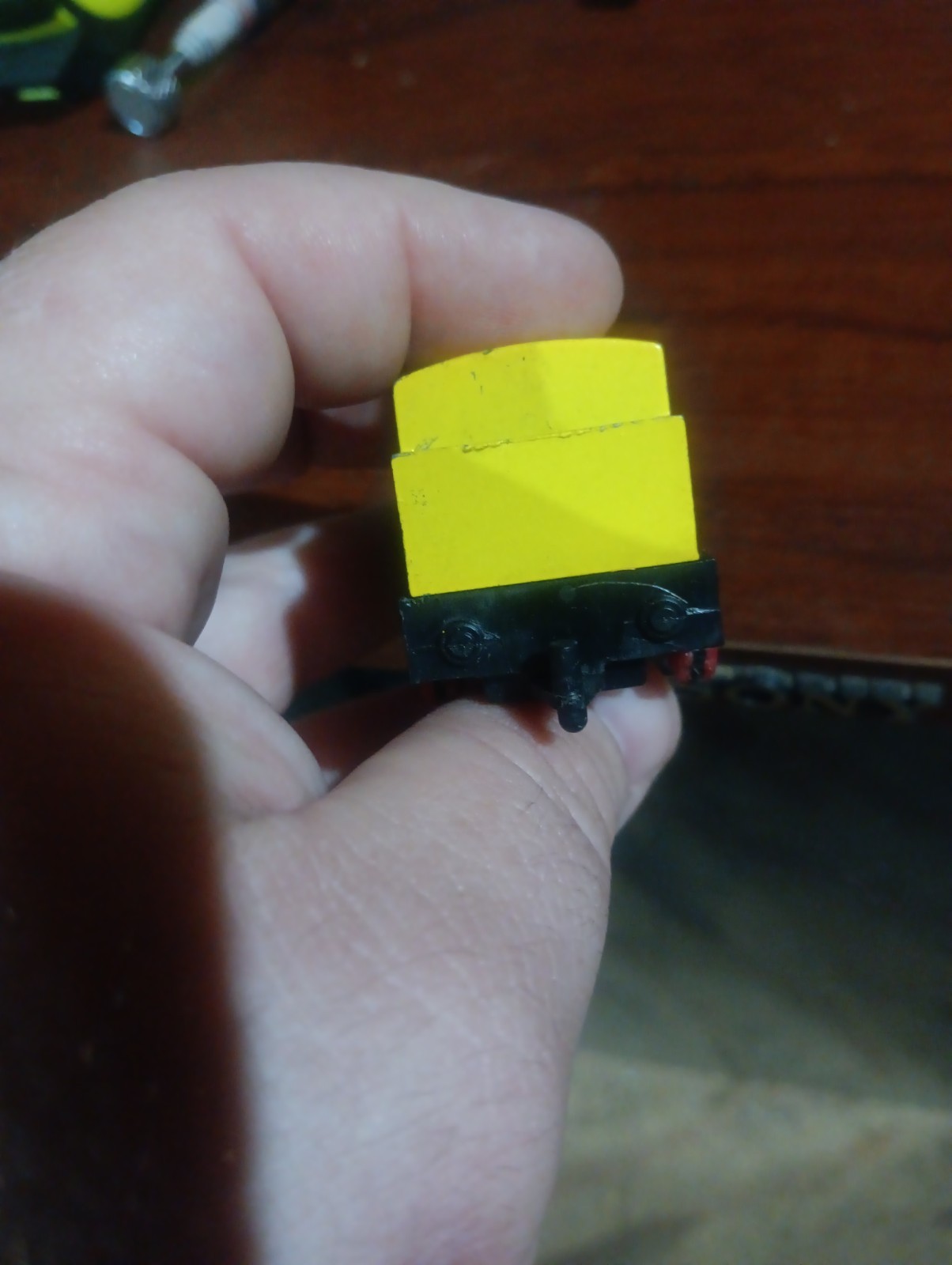 VINTAGE STEAM TRAIN LOCOMOTIVE ENGINE No. 0104 PULL BACK Weak And Paintchips.