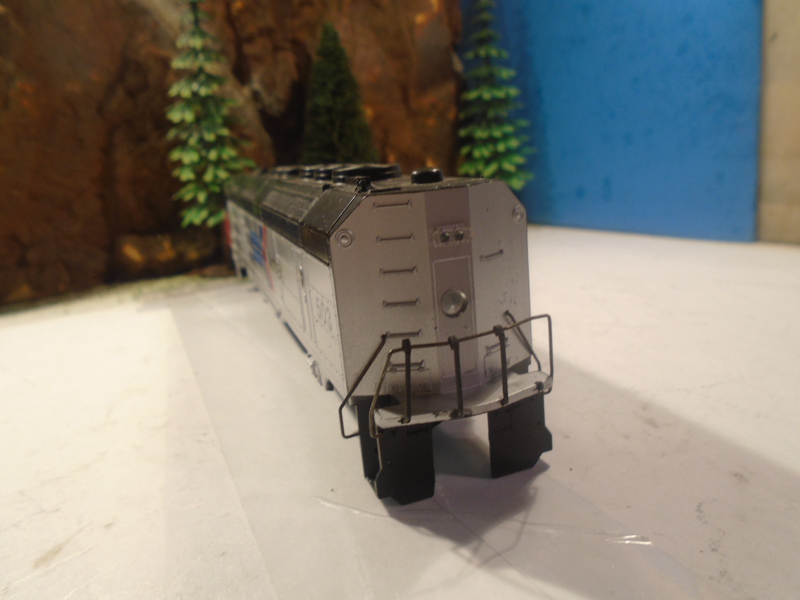 HO SCALE AMTRAK No 503 EMD PH 40 DIESEL LOCOMOTIVE PLASTIC SHELL ONLY 5-229-5