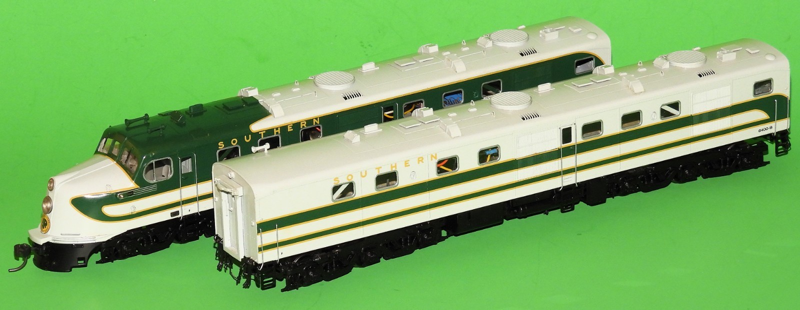 HO Brass SOUTHERN DL-109/110 Diesel Locomotives #6400/6400A Overland Models DCC